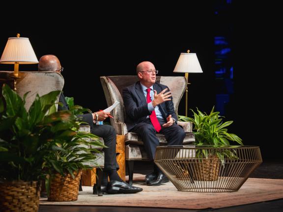 Dan Pietrzak '97 and Nandu Nayar, professor of finance, in conversation during 2024 Gruhn Lecture.