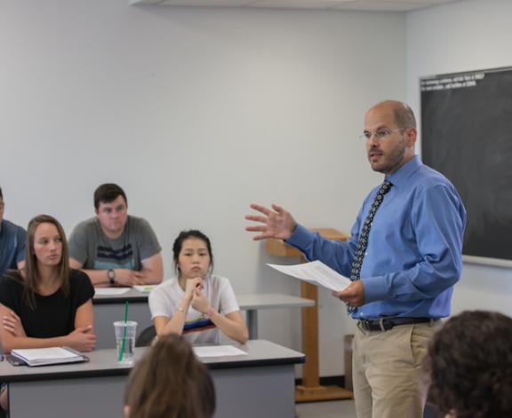 Professor Chad Meyerhoefer teaching Lehigh Business students